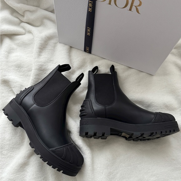 Dior sales flat boots